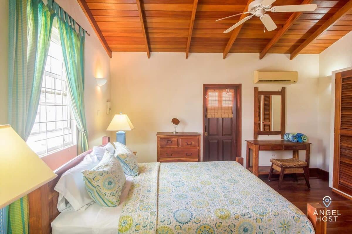 2-Story Townhome With Private Pool, Ideal For Group! Christ Church Exterior foto